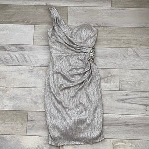 One- shoulder statement dress